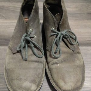 Clarks Desert Boots, olive leather, distressed 7.5